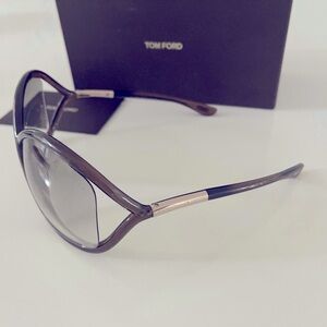TOM FORD
Whitney Cross-Bridge Sunglasses, brown